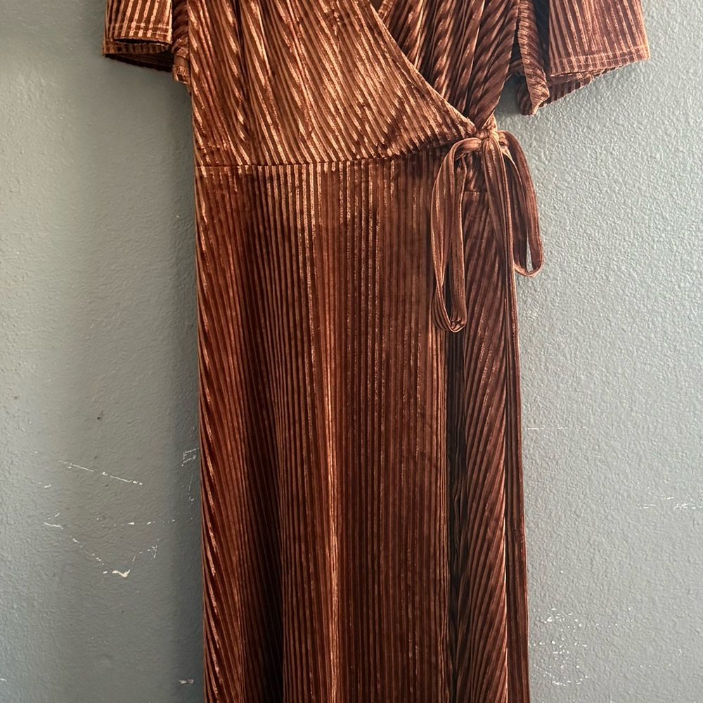 Chic Velvet Wrap Dress in Rich Brown